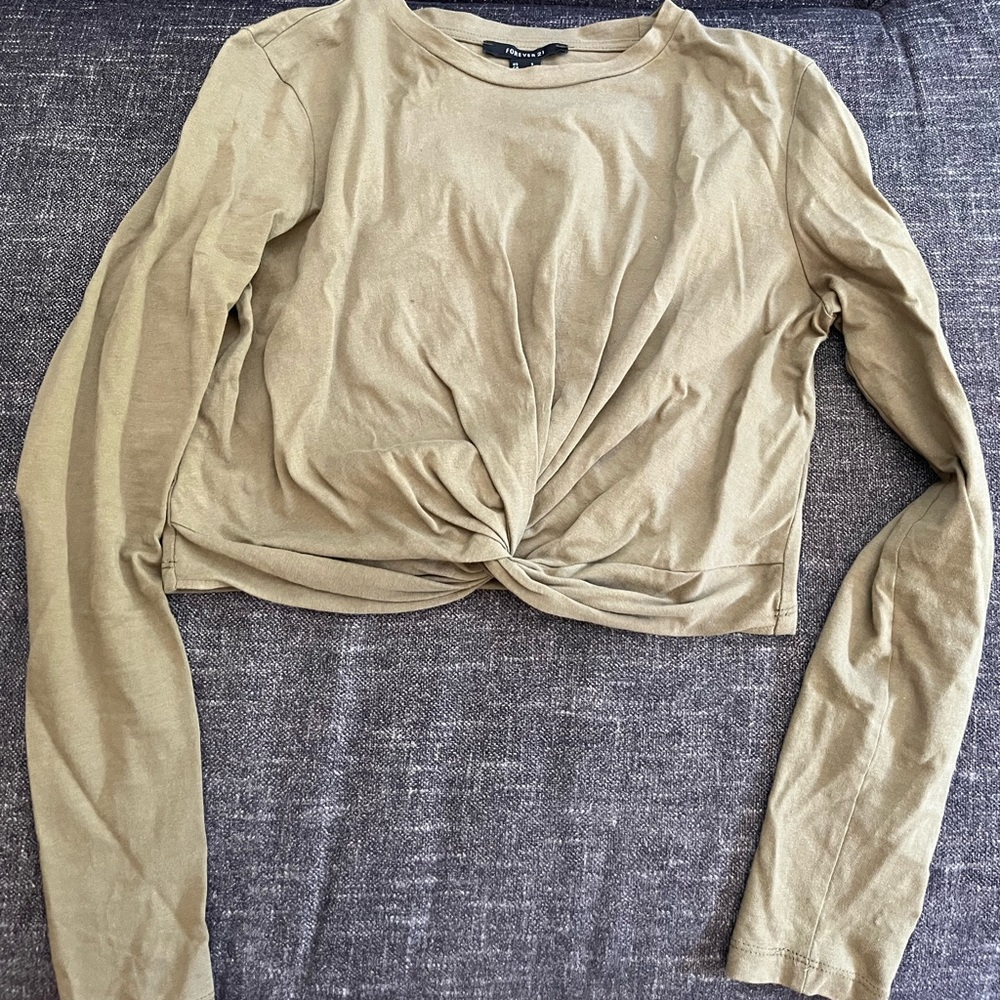 Forever 21 long sleeve crop top size S. Worn once. Army green.